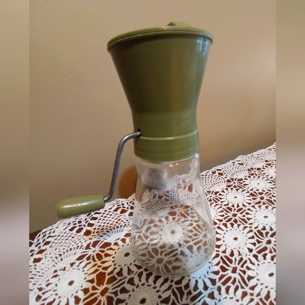 1970s Avacodo Green Nut Chopper